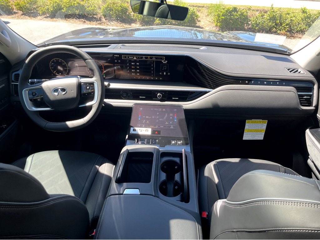 2025 INFINITI QX80 LUXE