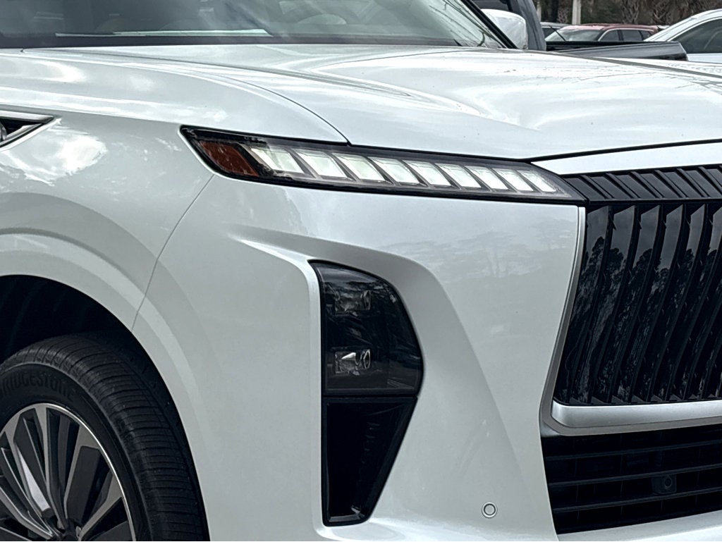 2026 INFINITI QX80 LUXE