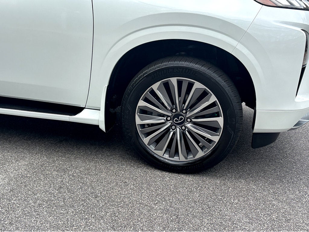 2026 INFINITI QX80 LUXE