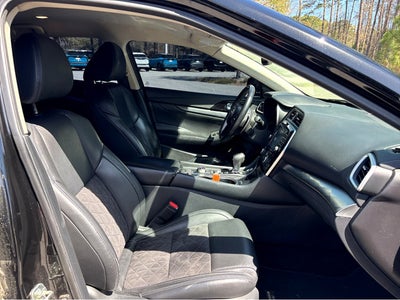 2017 Nissan Maxima SR