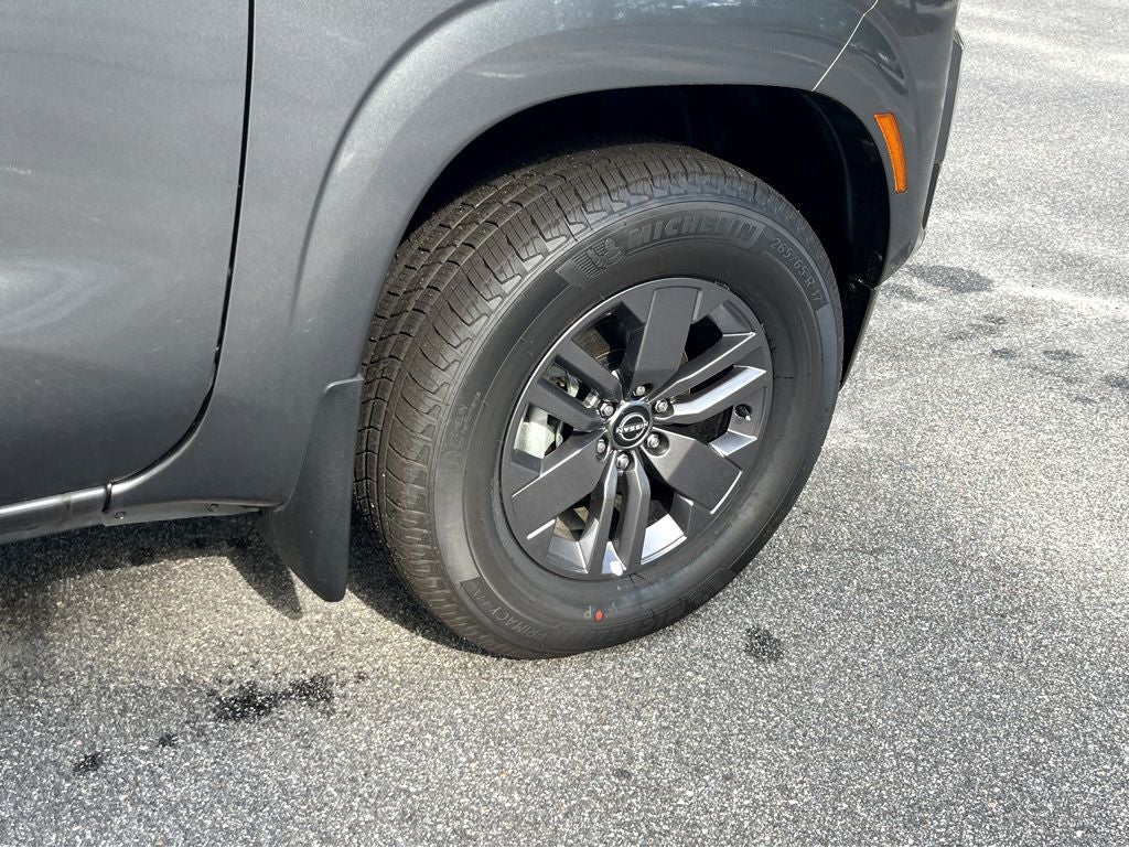 2025 Nissan Frontier SV