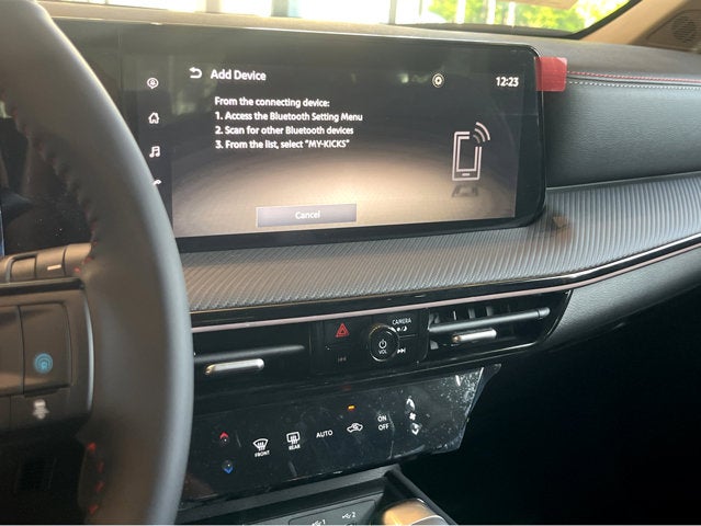 2025 Nissan Kicks SR