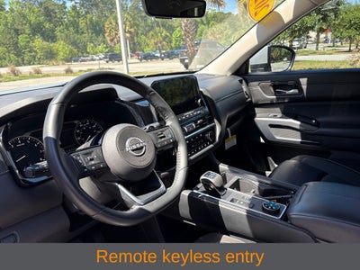 2023 Nissan Pathfinder SL