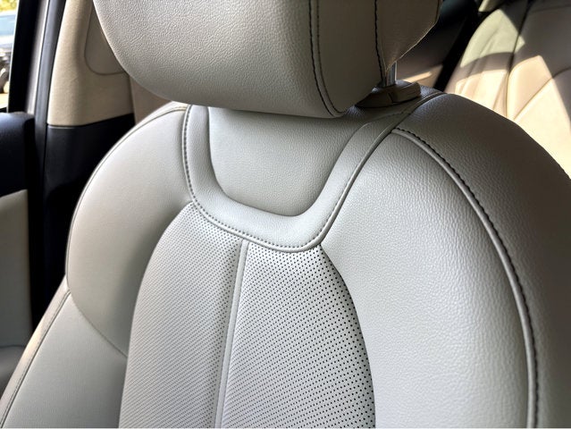 2021 Genesis G70 2.0T