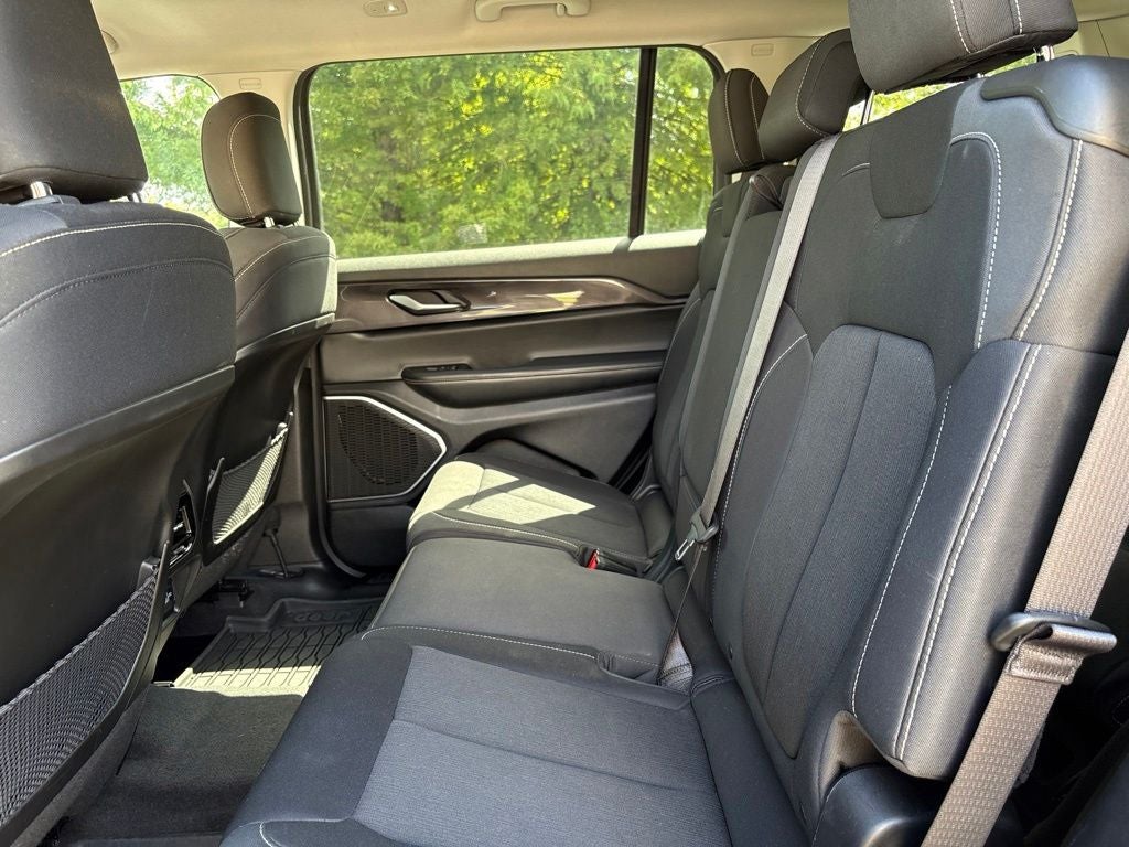 2021 Jeep Grand Cherokee L Laredo