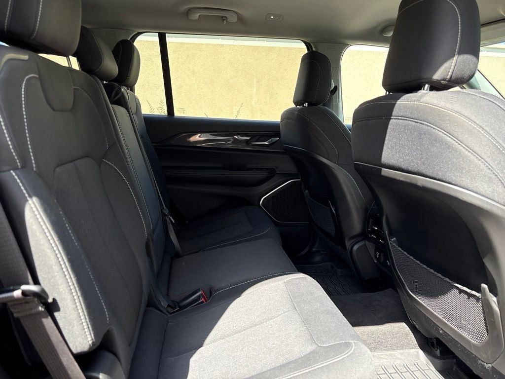 2021 Jeep Grand Cherokee L Laredo