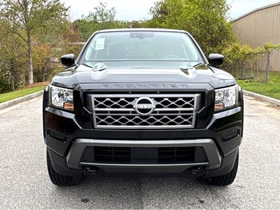2024 Nissan Frontier SV