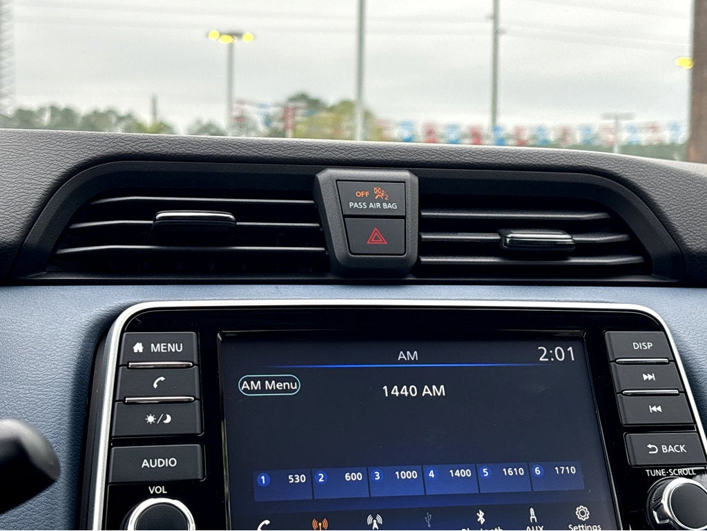 2025 Nissan Versa SV