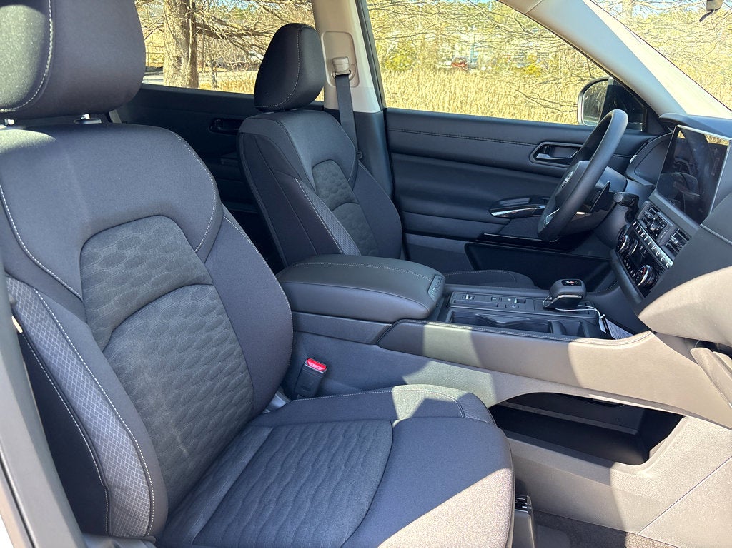 2026 Nissan Pathfinder S