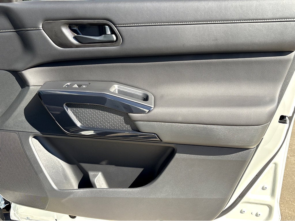 2026 Nissan Pathfinder S