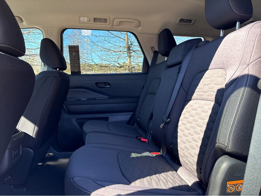 2026 Nissan Pathfinder S