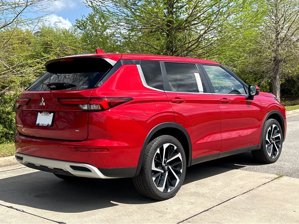 2024 Mitsubishi Outlander SE