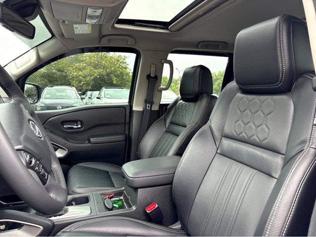 2025 Nissan Frontier SL