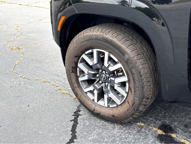 2025 Nissan Frontier SL