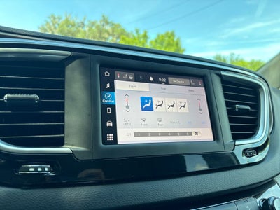 2022 Chrysler Voyager LX