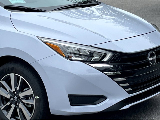2025 Nissan Versa SR
