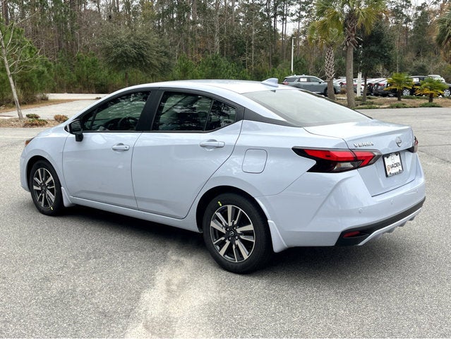 2025 Nissan Versa SR