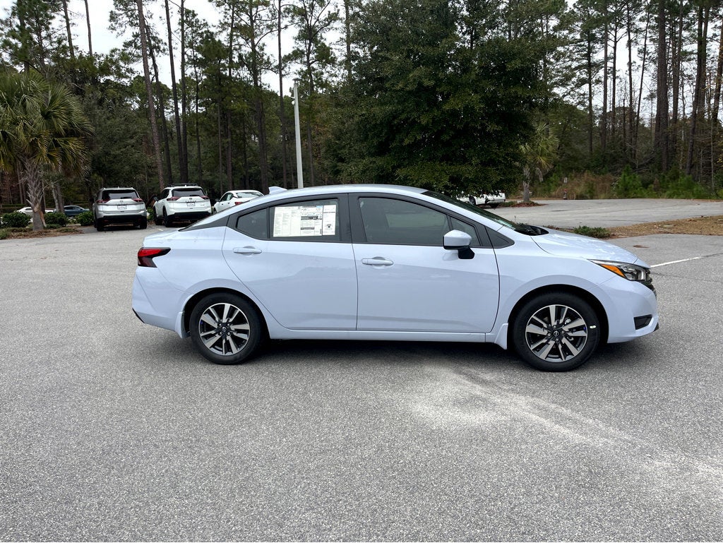 2025 Nissan Versa SR