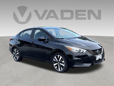 2022 Nissan Versa SR