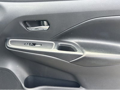 2022 Nissan Versa SR