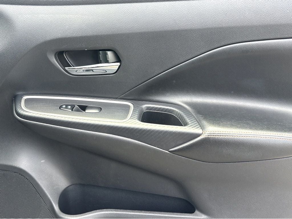 2022 Nissan Versa SR