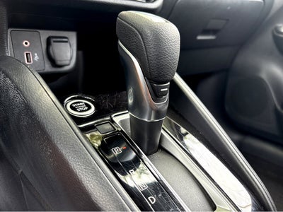 2022 Nissan Versa SR