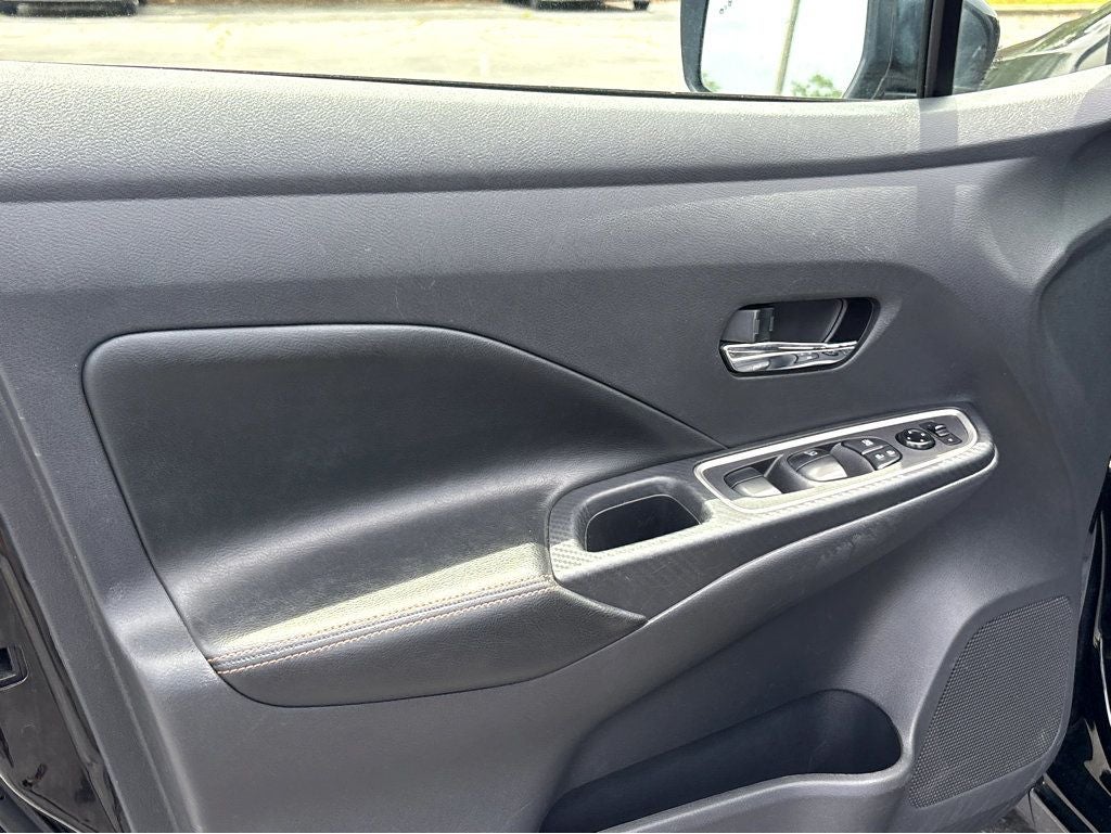 2022 Nissan Versa SR