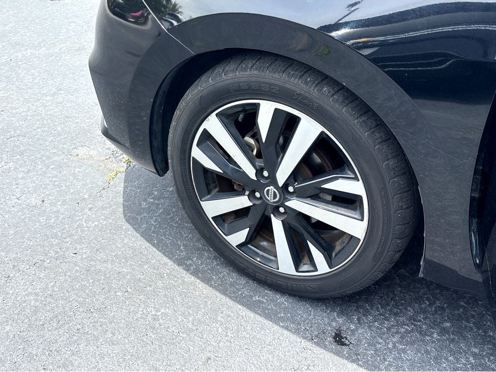 2022 Nissan Versa SR