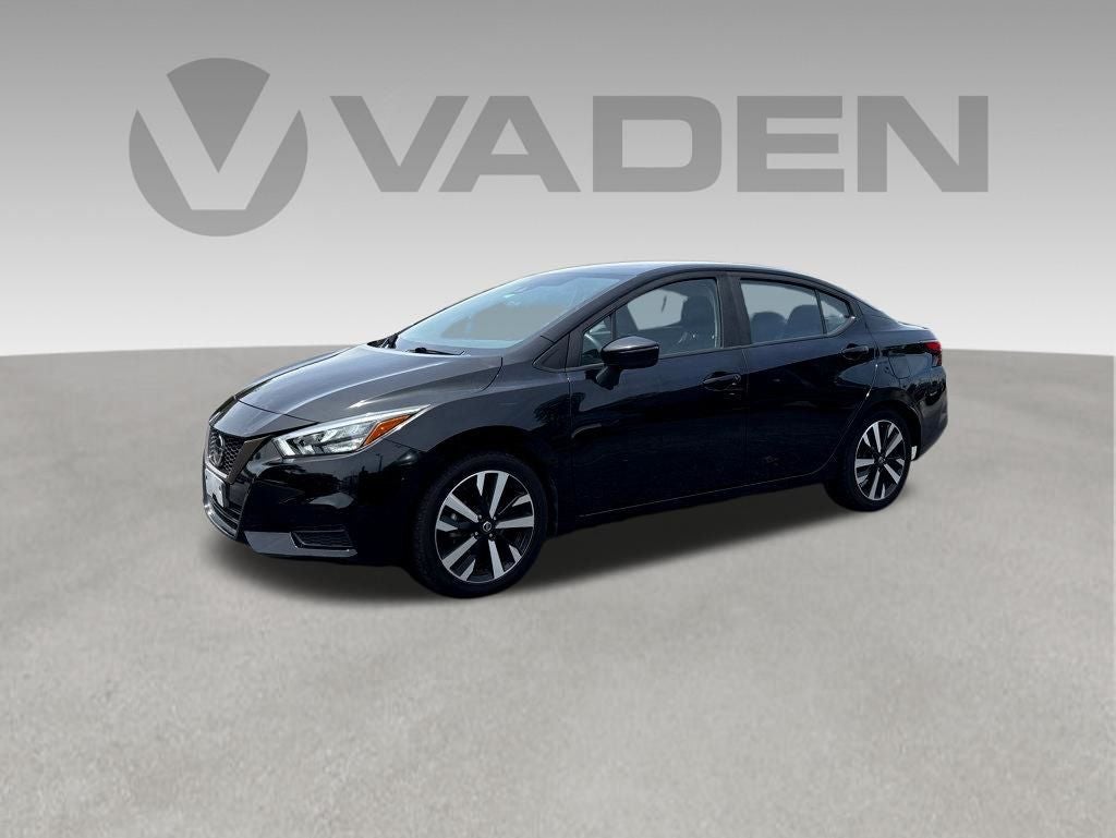 2022 Nissan Versa SR