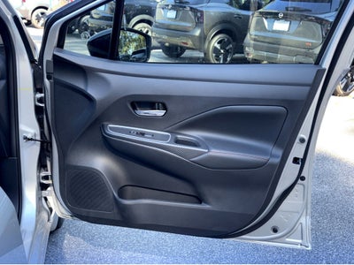 2025 Nissan Versa SR