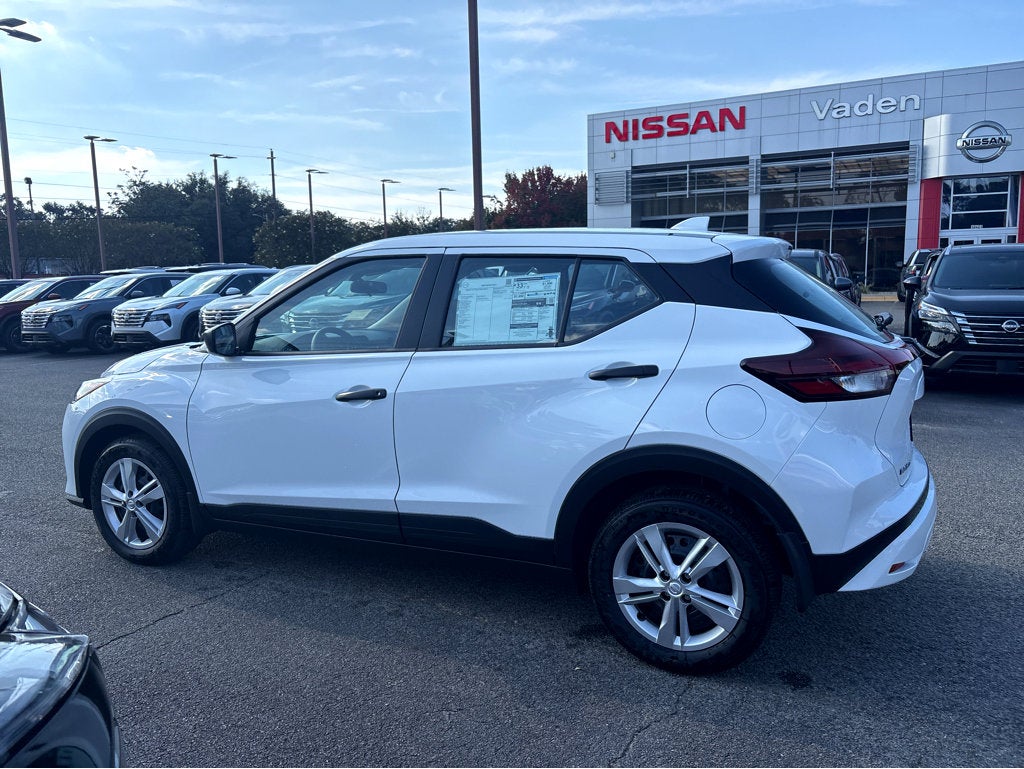 2025 Nissan Kicks Play S
