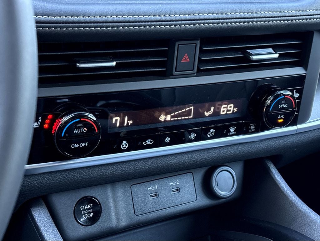 2026 Nissan Rogue SV