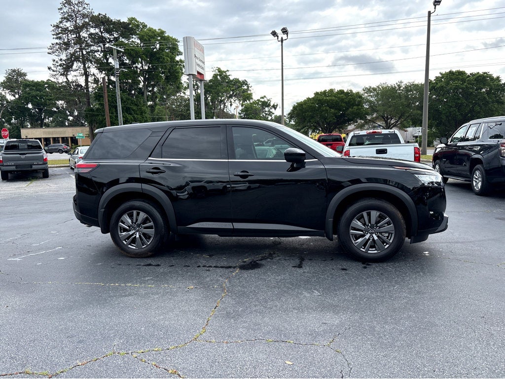 2025 Nissan Pathfinder S