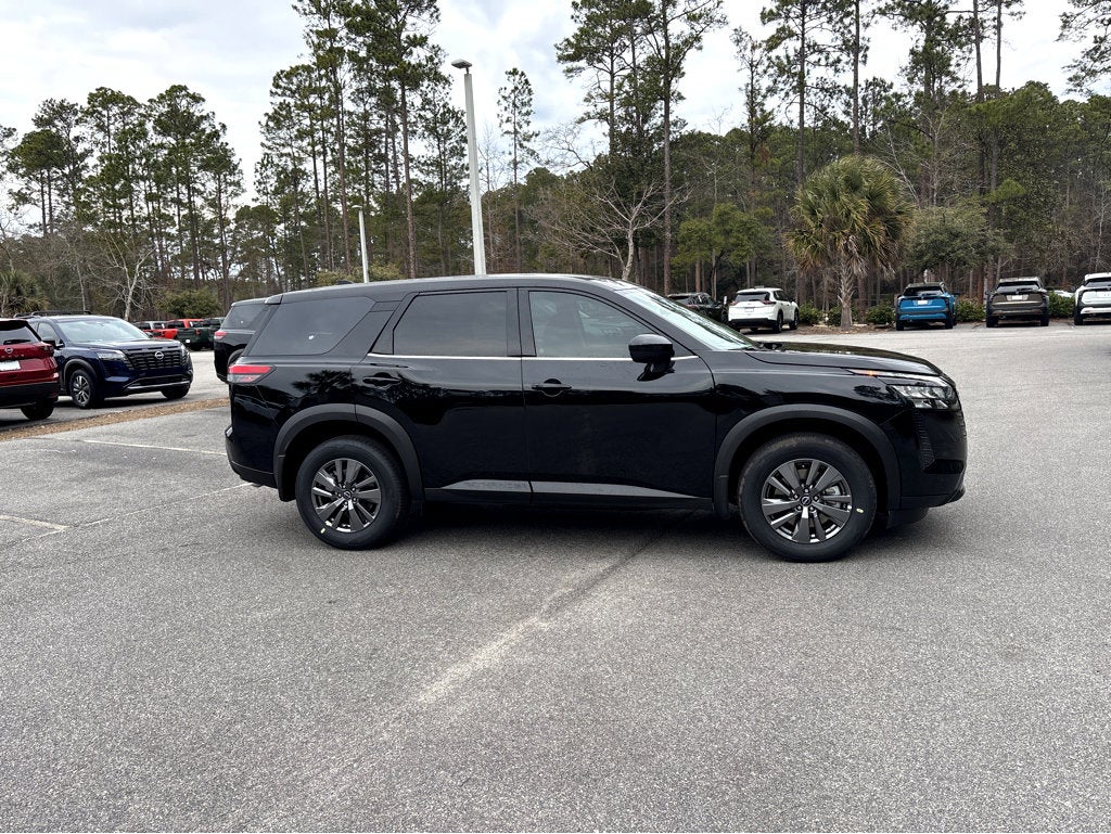 2026 Nissan Pathfinder S