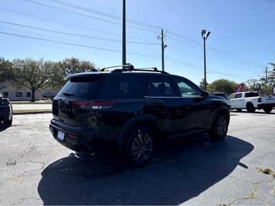 2026 Nissan Pathfinder SV