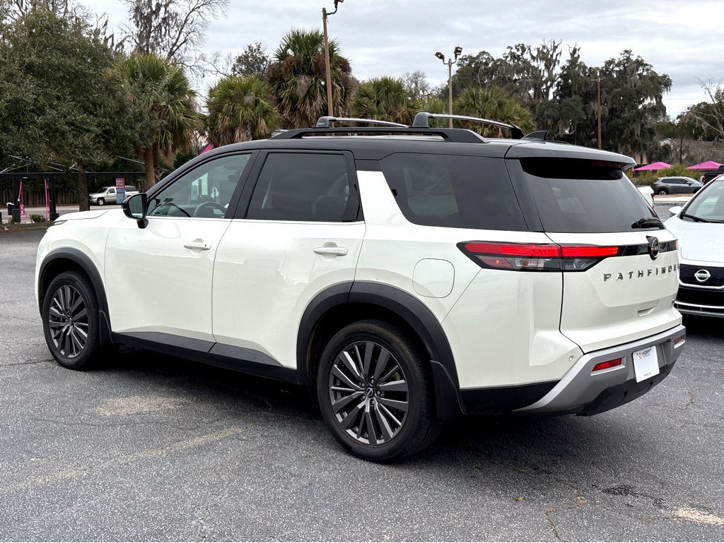 2023 Nissan Pathfinder SL