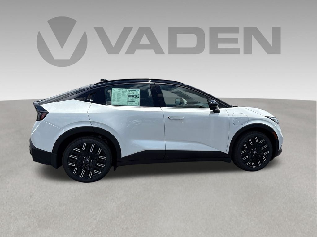 2026 Nissan LEAF Platinum+