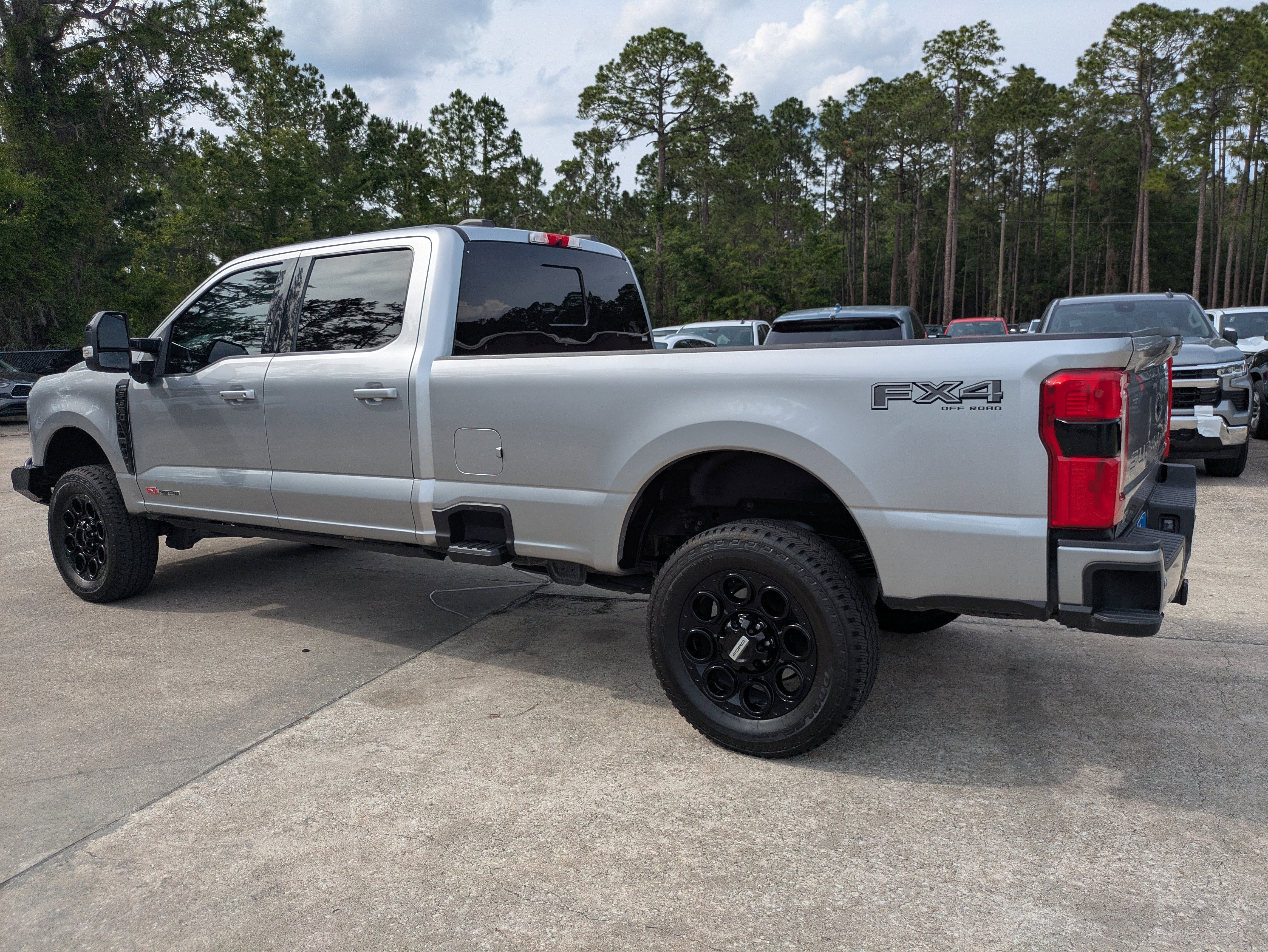 2024 Ford Super Duty F-350 SRW LARIAT