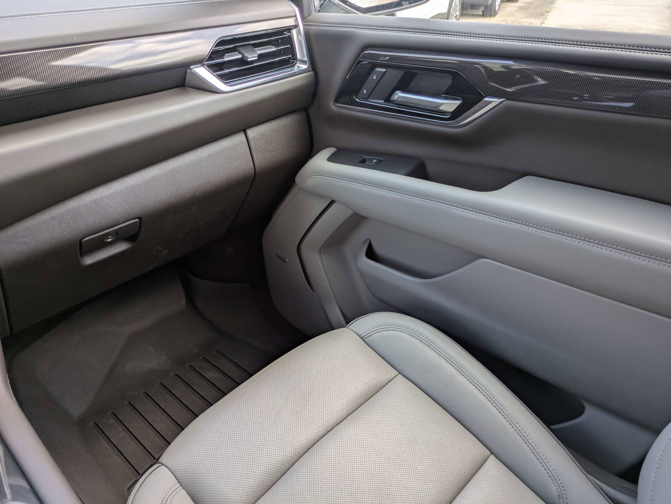 2025 GMC Yukon XL Elevation