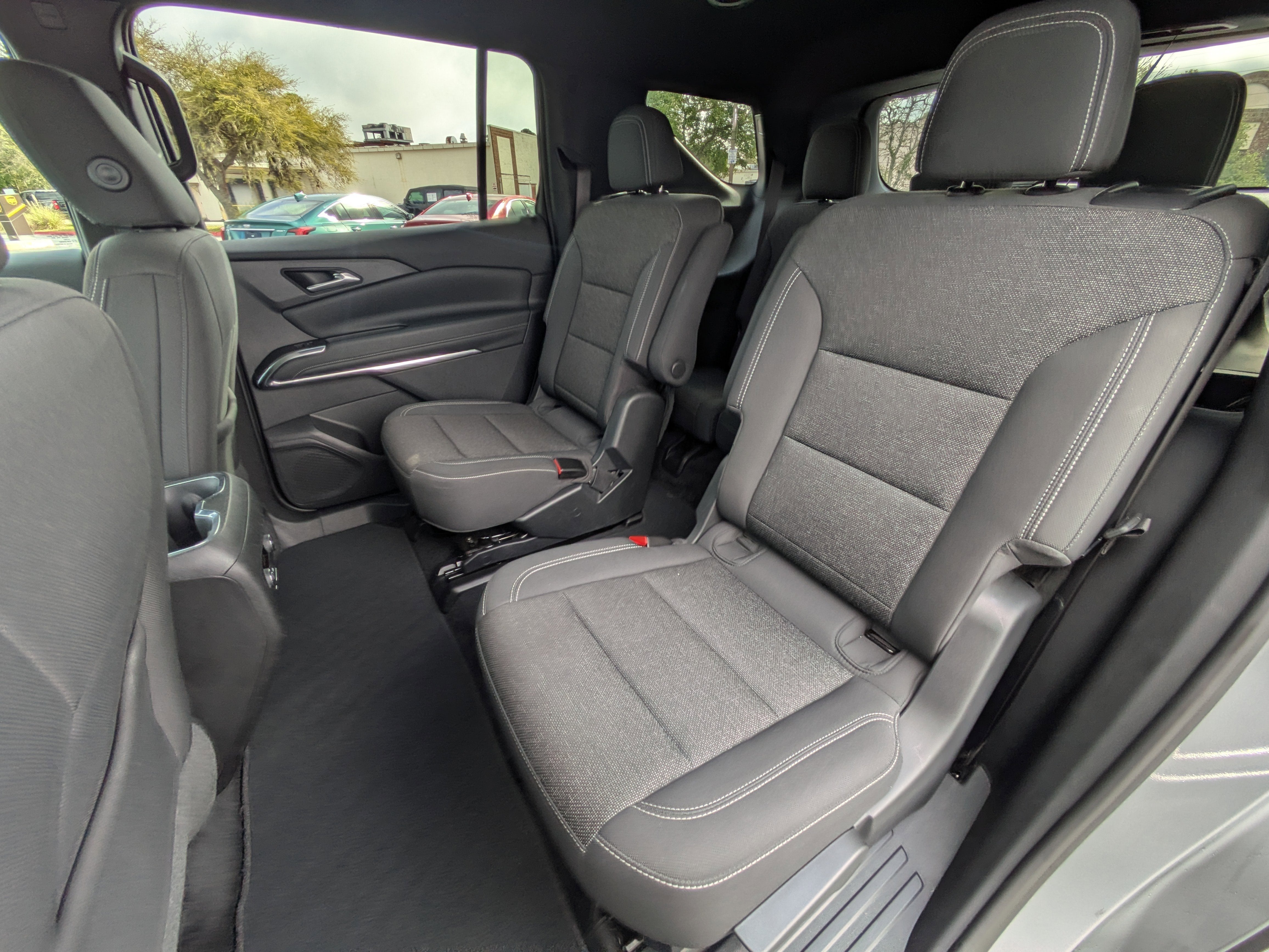 2024 Chevrolet Traverse FWD LT