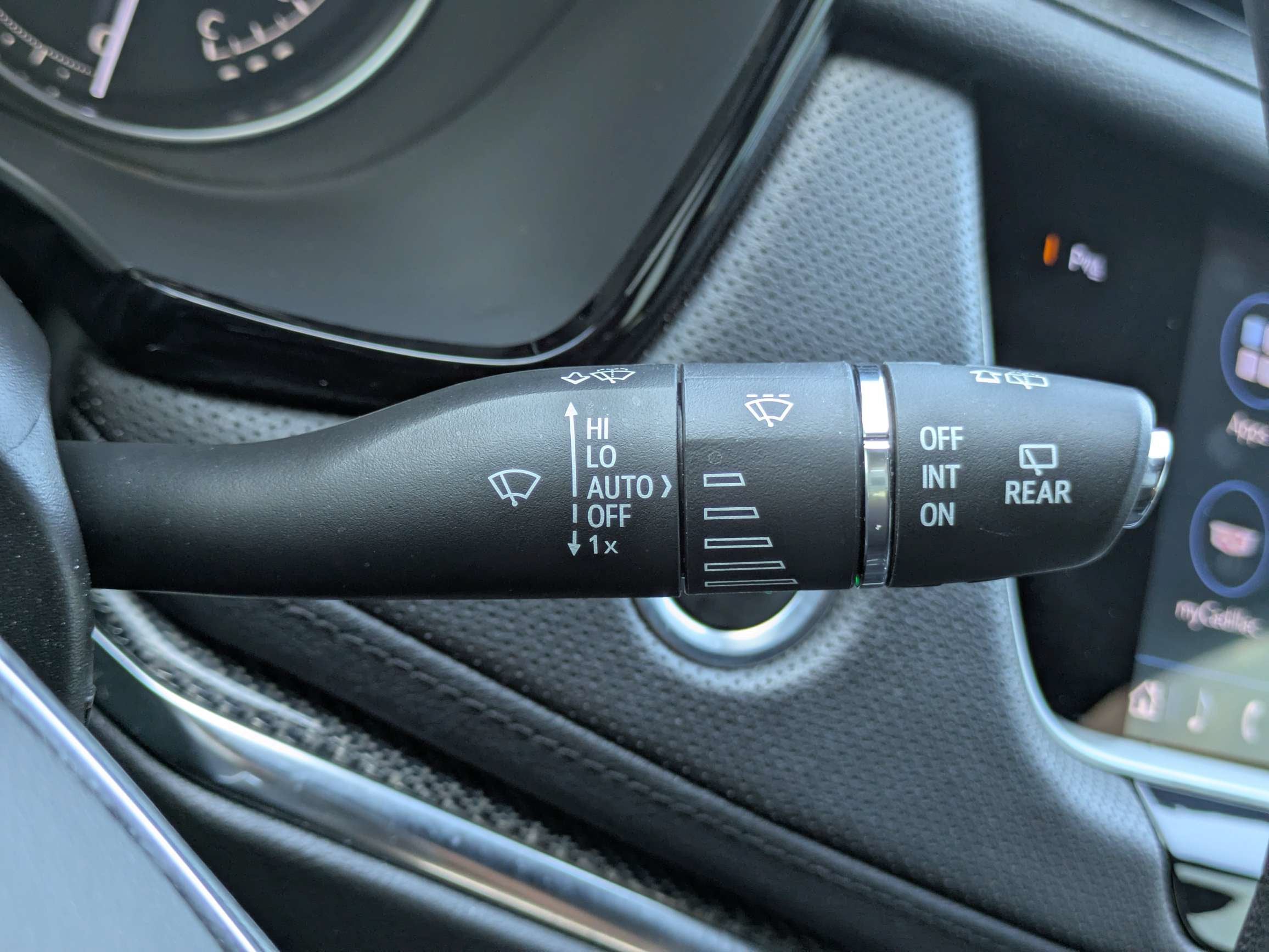 2023 Cadillac XT5 AWD Sport