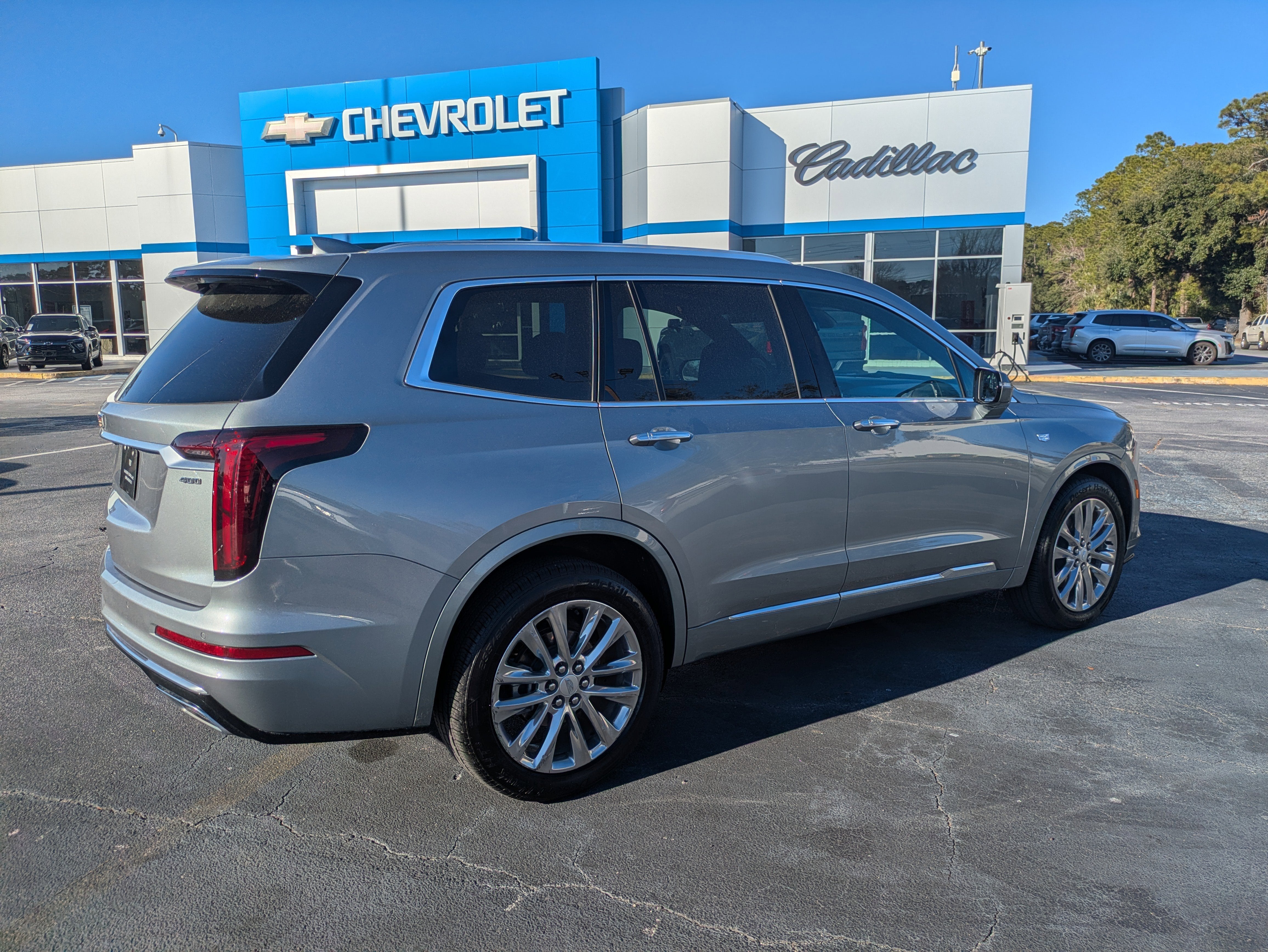 2025 Cadillac XT6 FWD Premium Luxury