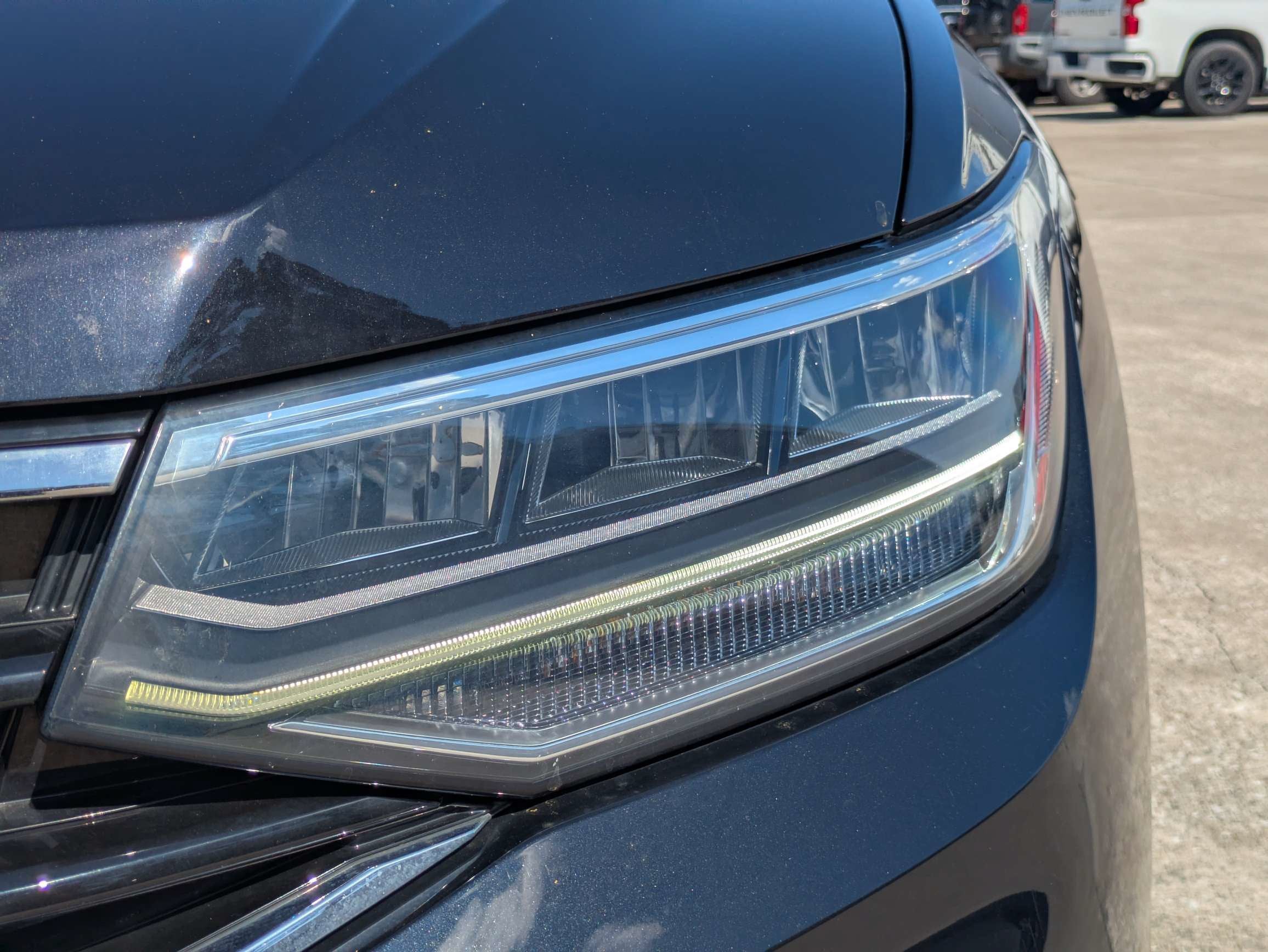 2023 Volkswagen Tiguan SE R-Line Black