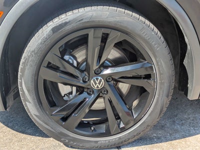 2023 Volkswagen Tiguan SE R-Line Black