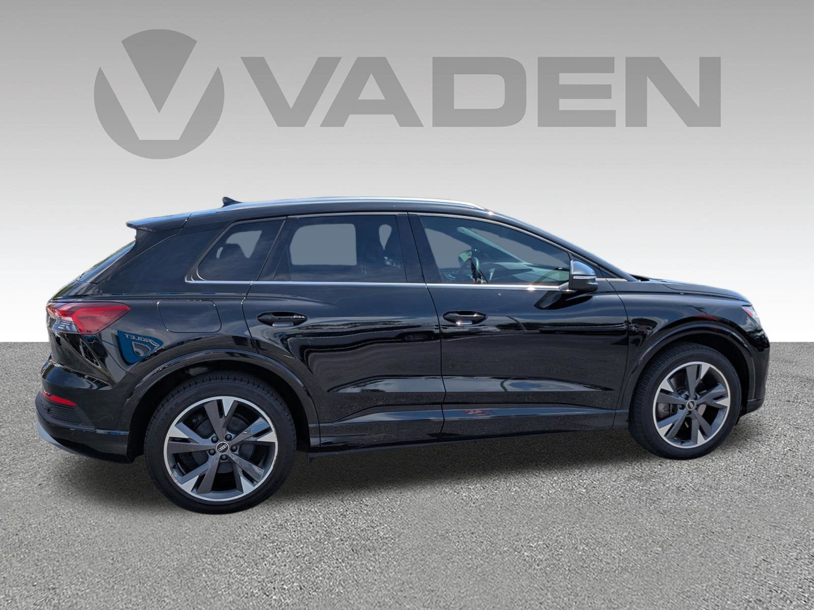 2022 Audi Q4 e-tron Premium Plus