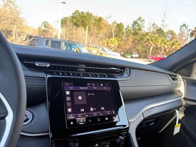 2026 Jeep Grand Cherokee GRAND CHEROKEE LAREDO 4X2