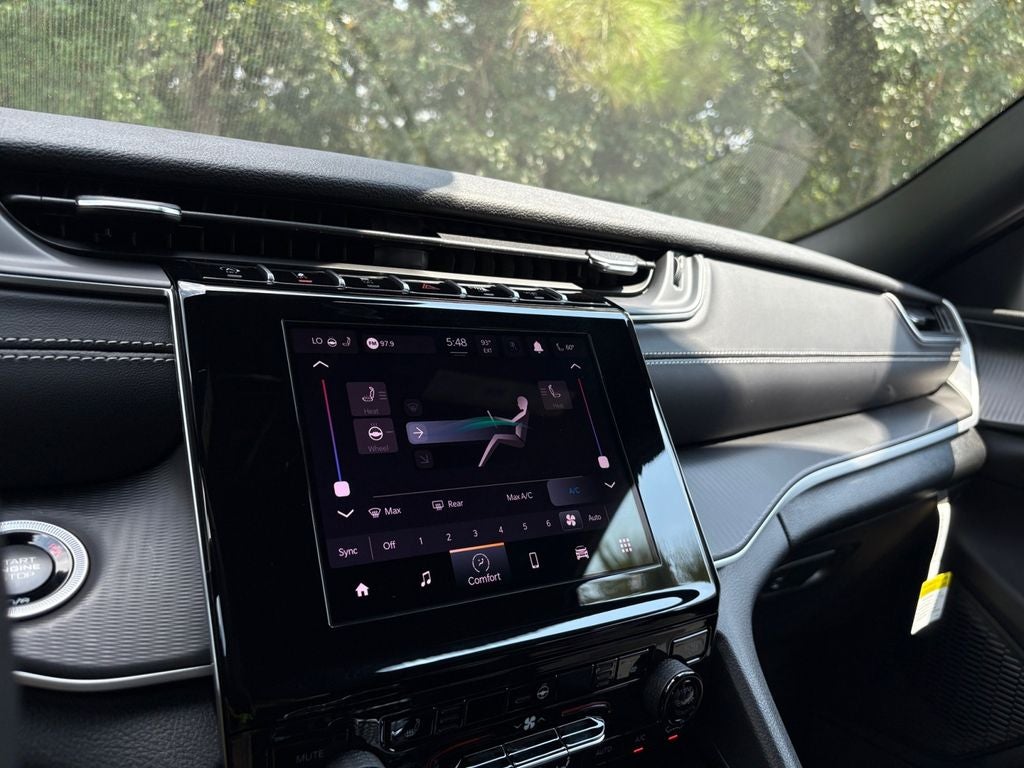 2025 Jeep Grand Cherokee GRAND CHEROKEE LAREDO X 4X2