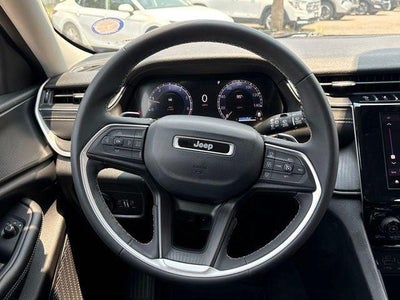 2023 Jeep Grand Cherokee Laredo 4x2