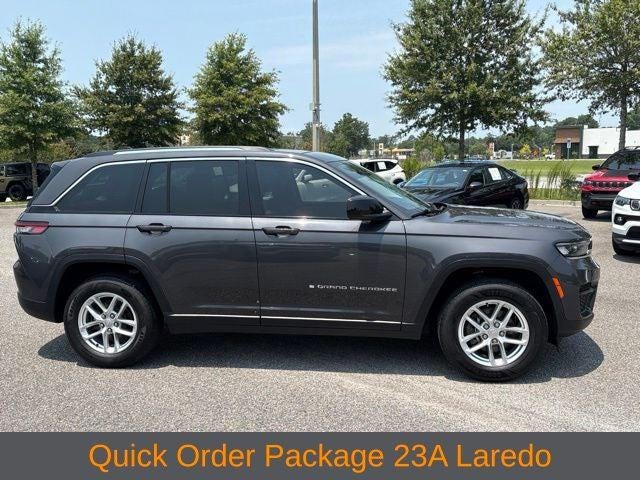 2023 Jeep Grand Cherokee Laredo 4x2