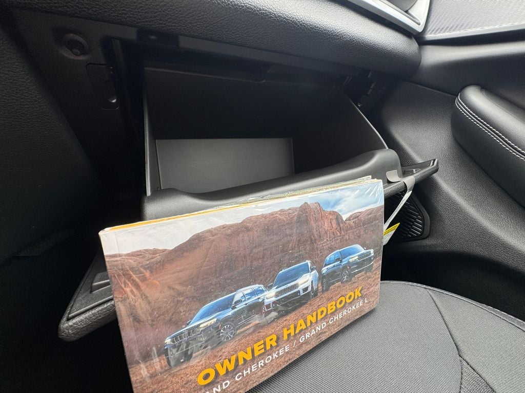 2025 Jeep Grand Cherokee GRAND CHEROKEE LAREDO X 4X2